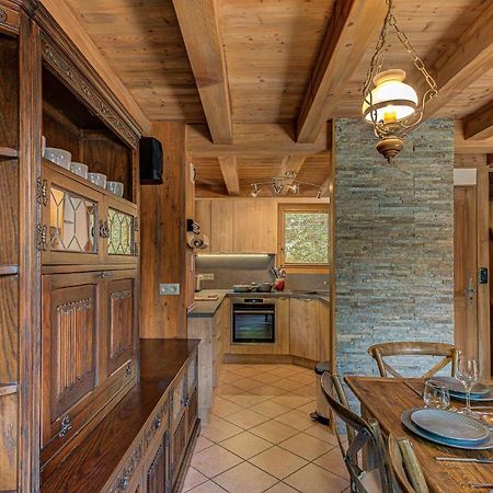 Chalet Blackbushe - Traditional Chalet - Alpes Travel - Sleeps 4-6 Les Houches Exterior photo