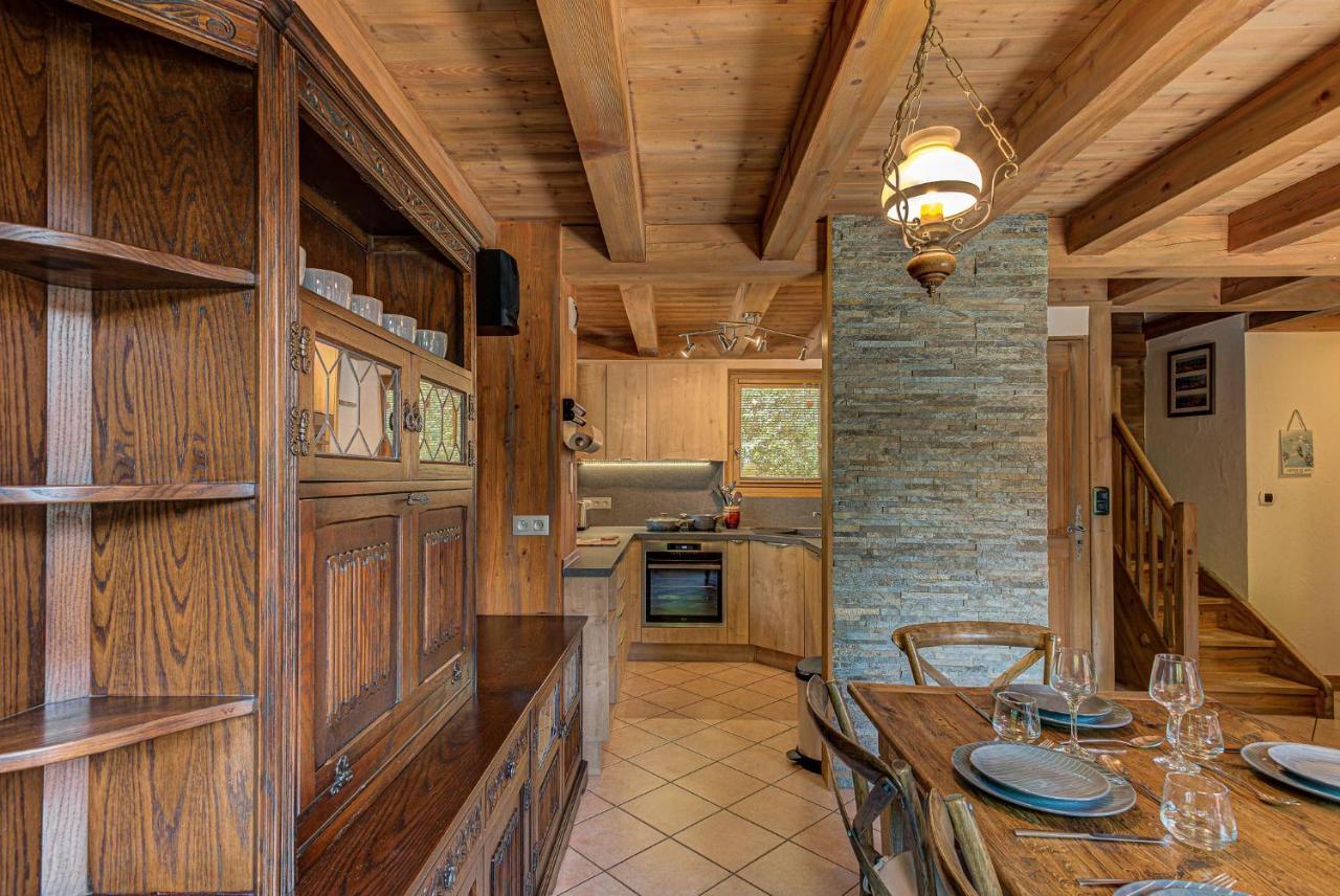 Chalet Blackbushe - Traditional Chalet - Alpes Travel - Sleeps 4-6 Les Houches Exterior photo